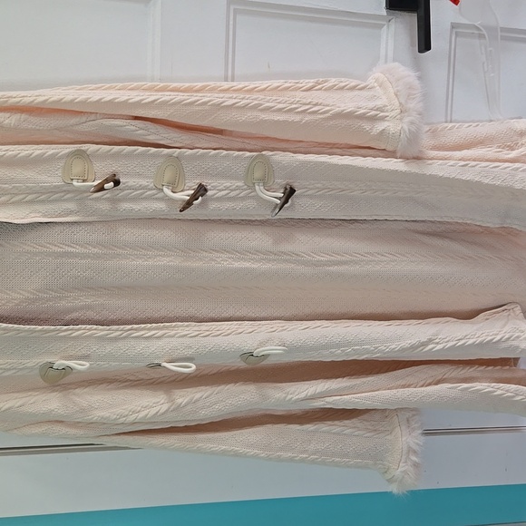 Cardigan Sweater Shacket Faux Fur Cuffs, Hood, Plaid, Cream Off White NWOT plus - Picture 5 of 10